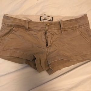 Abercrombie shorts tan